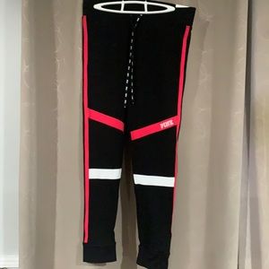 Pink campus leggings in black